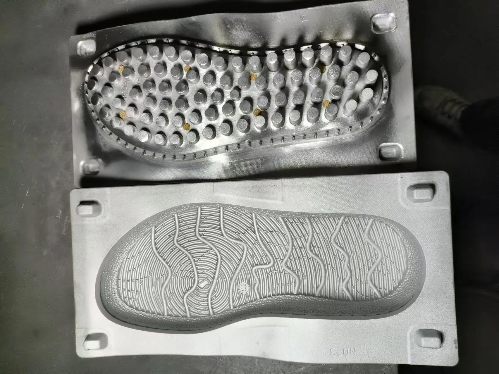PU Sole Pouring Mold Description 1